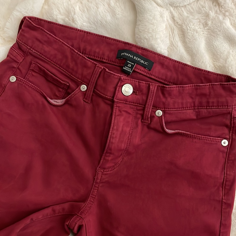 RED BANANA REPUBLIC CROPPED SKINNY PANTS - Picture 4 of 7